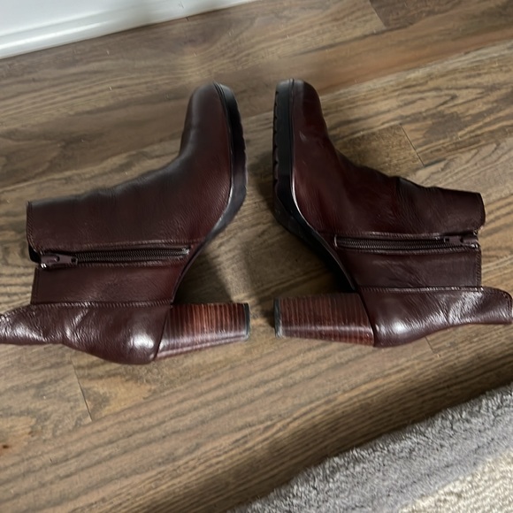 Bella Vita Ankle Boots - Picture 7 of 7
